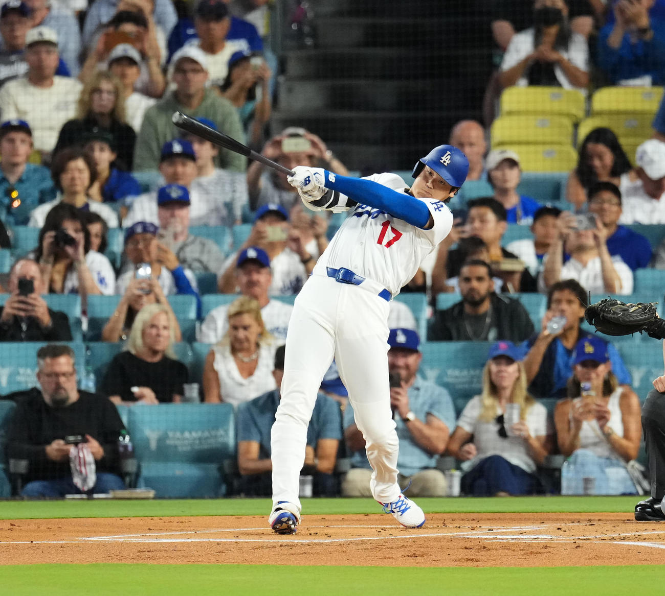 ドジャース対ロッキーズ　1回裏ドジャース無死、中飛に倒れる大谷（撮影・菅敏）