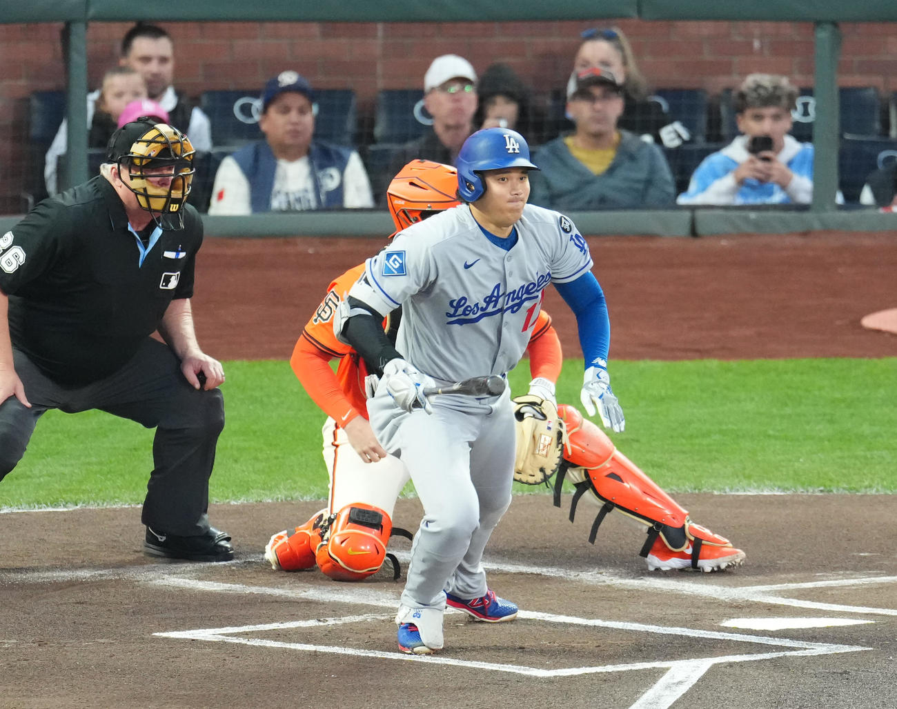 ジャイアンツ対ドジャース　1回表ドジャース無死、ニゴロに倒れる大谷（撮影・菅敏）