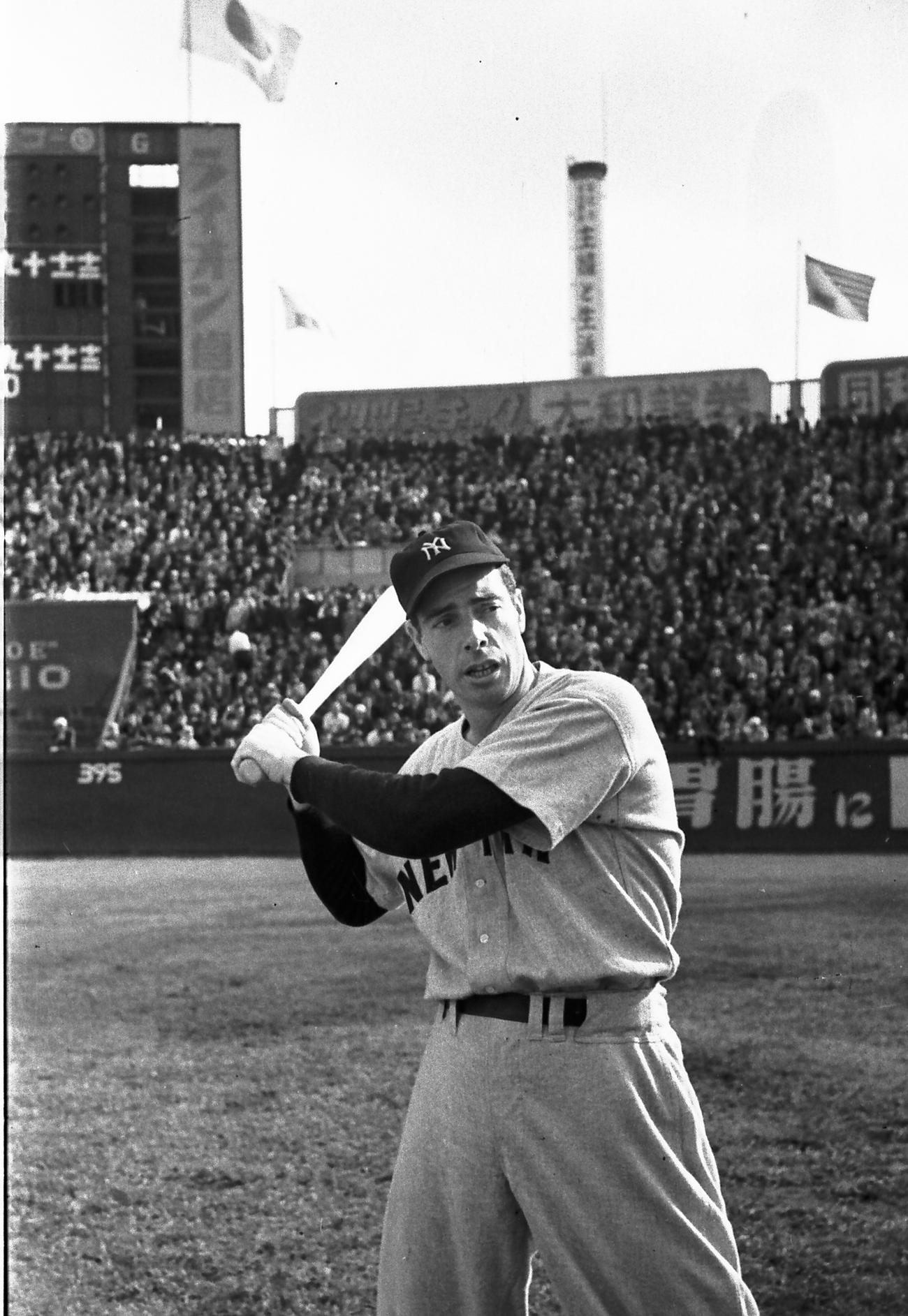 来日した米大リーグのジョー・ディマジオ＝50年11月