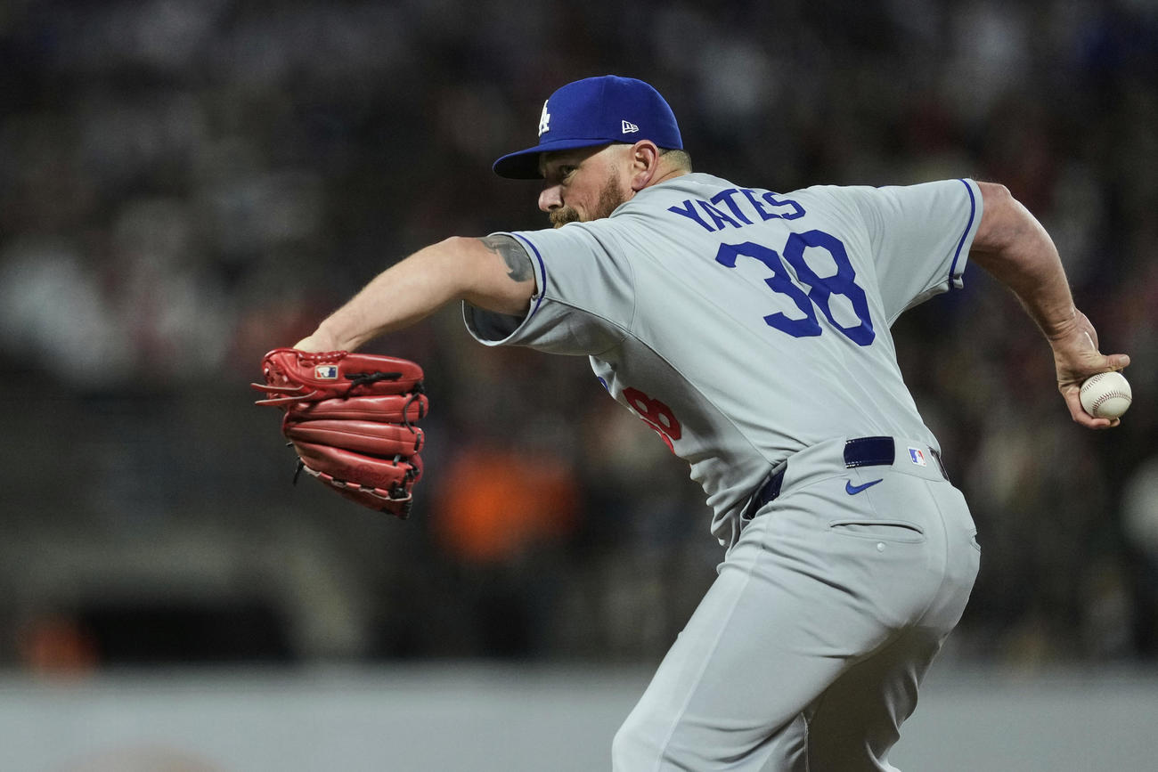 6回に登板したドジャースのイエーツ（AP）