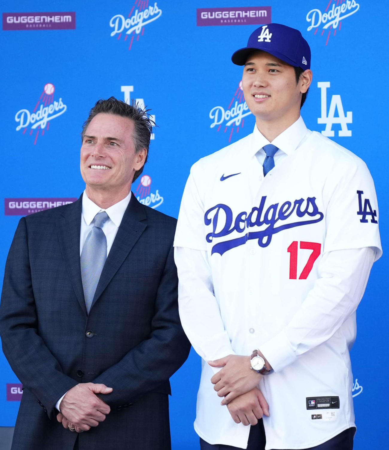 大谷翔平（右）と代理人のネズ・バレロ氏（2023年撮影）