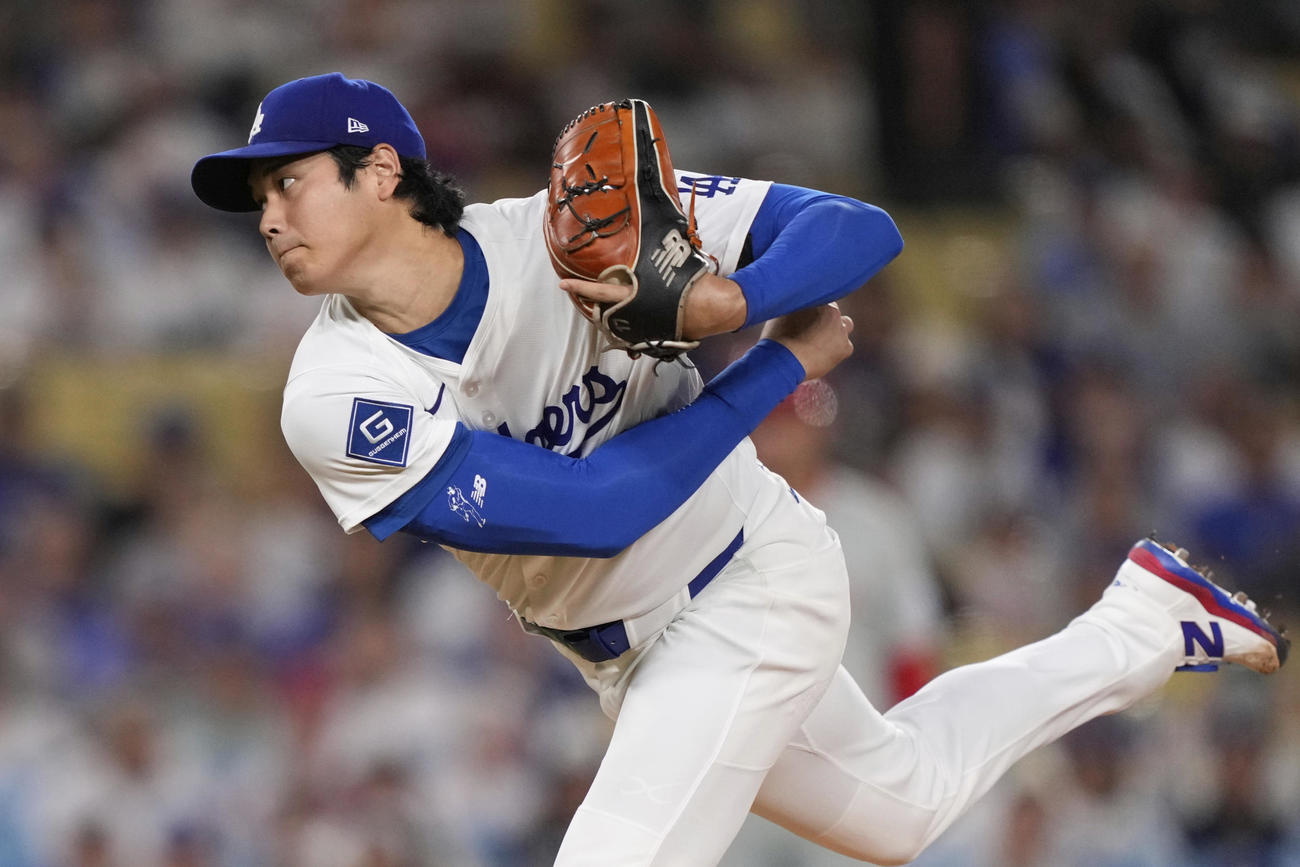 フィリーズ戦で力投する大谷翔平（AP）