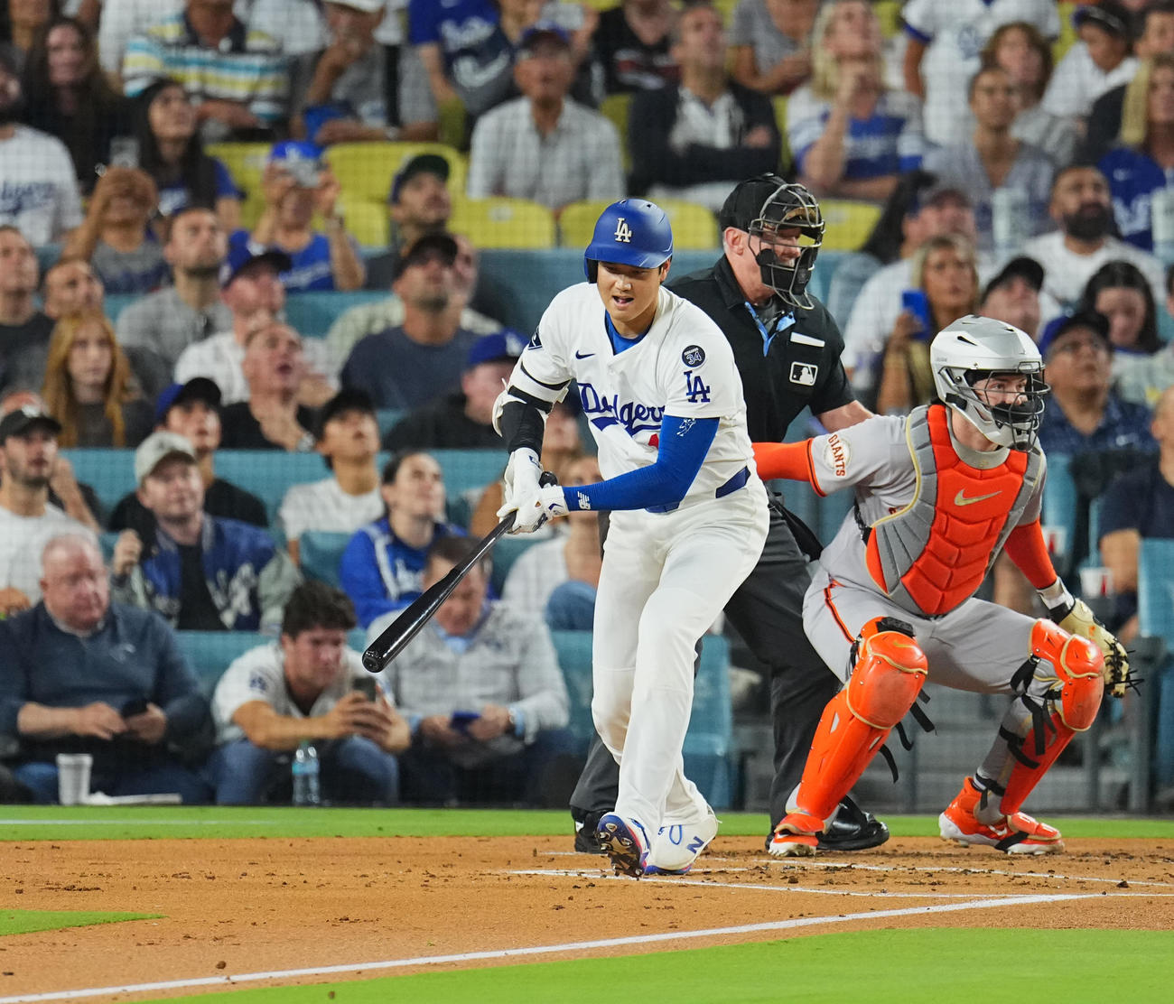 ドジャース対ジャイアンツ　1回裏ドジャース無死、中飛に倒れる大谷（撮影・菅敏）