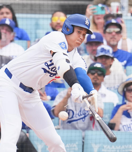 大谷翔平、バット粉砕もボール球をしぶとくヒット 自己最多タイの54号