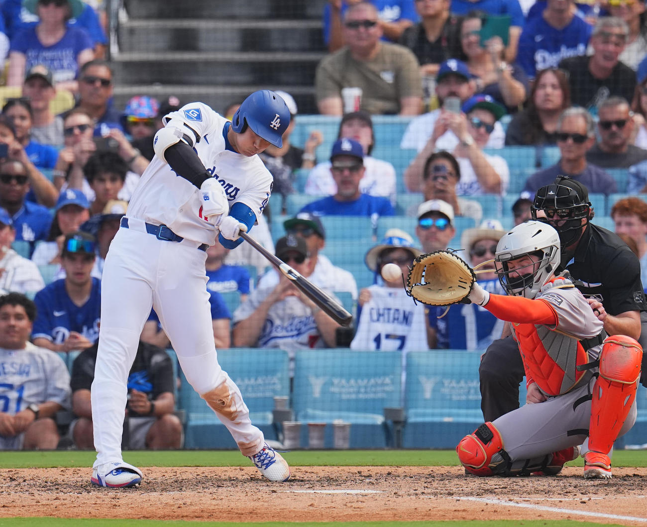 ドジャース対ジャイアンツ　8回裏ドジャース無死、空振りの三振に倒れる大谷（撮影・菅敏）