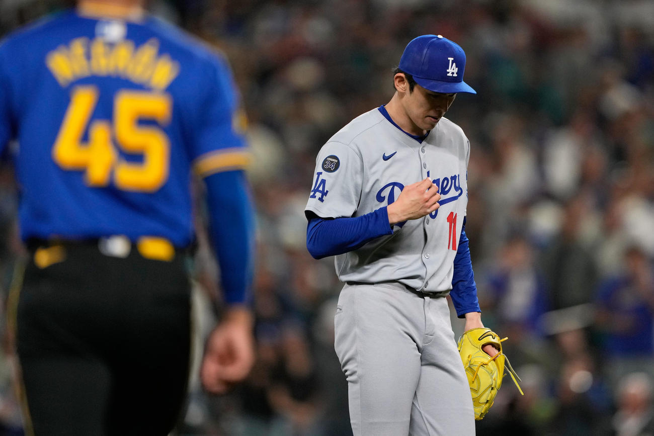 マリナーズ戦の7回に登板したドジャース佐々木朗希（AP）