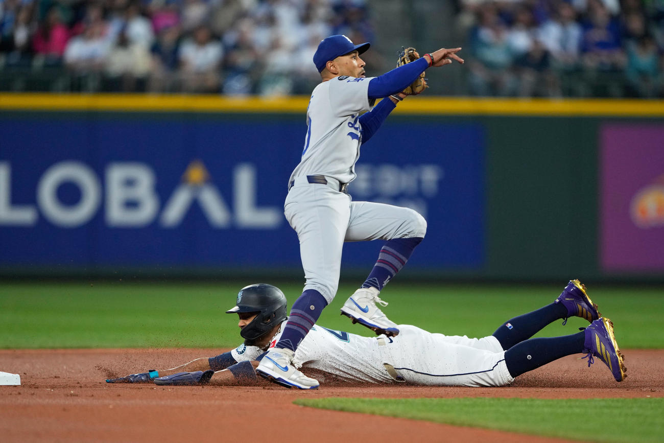 初回、二盗を決めたマリナーズのフリオ・ロドリゲス（AP）