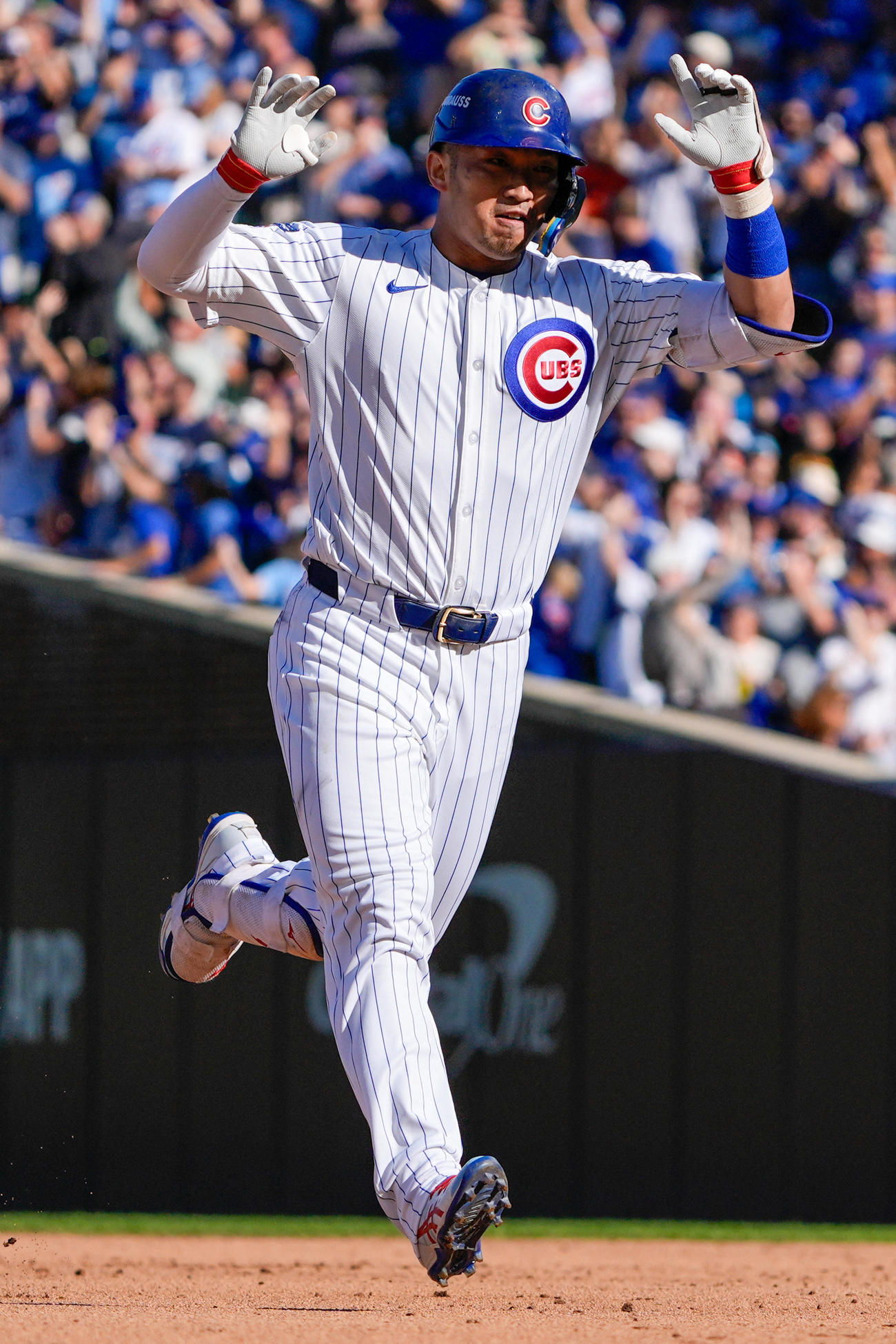 カブス－パドレス　5回、同点本塁打を放ったカブス鈴木誠也（David Banks-Imagn Images＝ロイター）