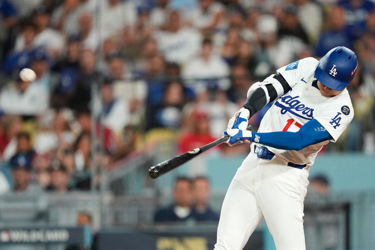 1試合2本目となるソロを放ったドジャース大谷翔平（AP）