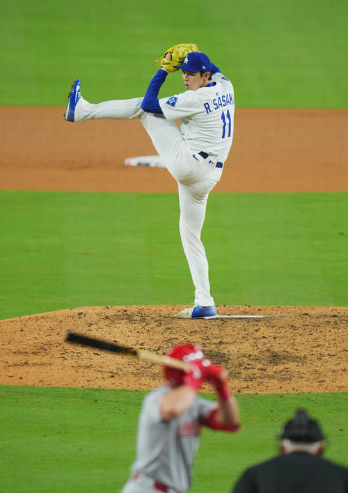 ドジャース対レッズ　9回に登板し、最後を締めくくったドジャース佐々木（撮影・菅敏）