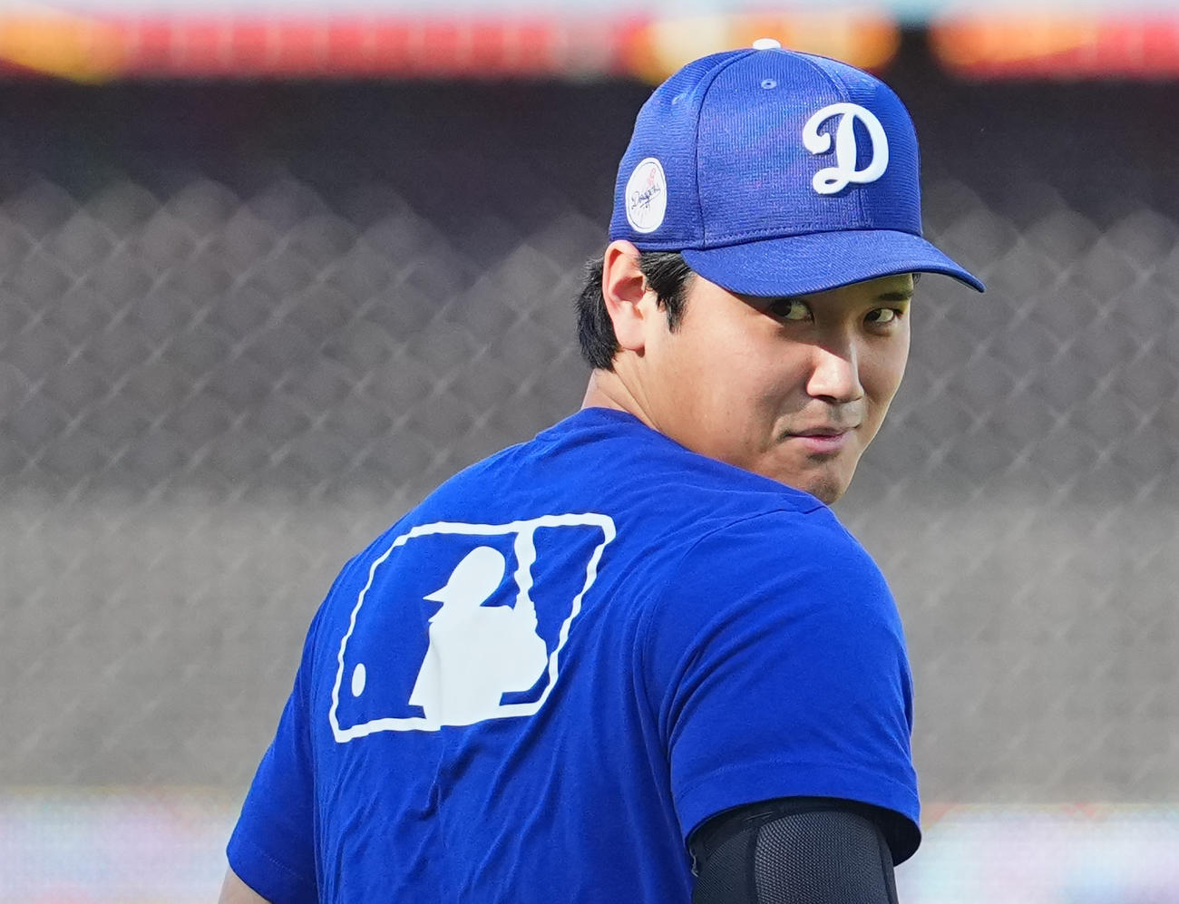 ドジャース対レッズ　試合前、調整するドジャース大谷（撮影・菅敏）