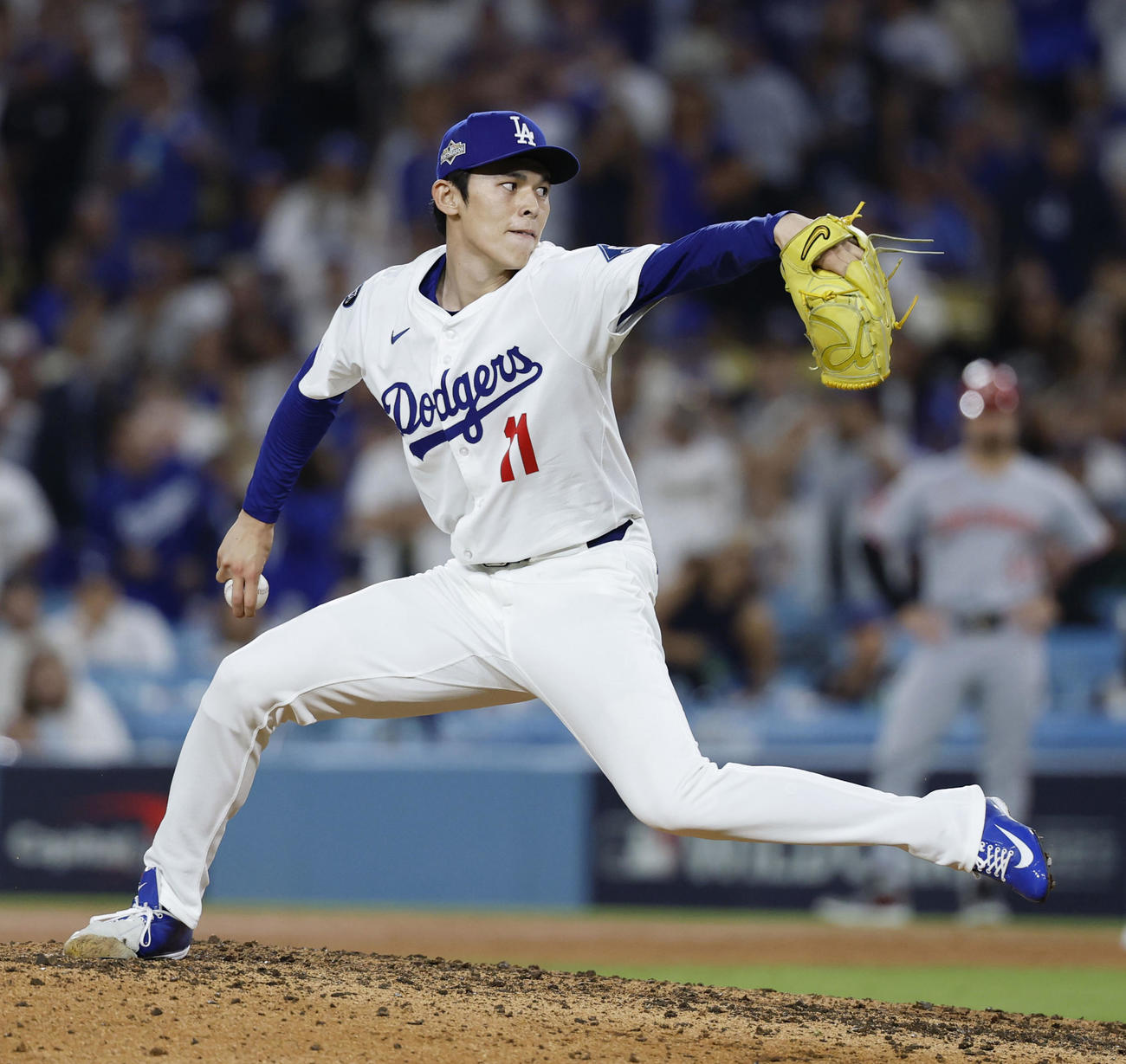 レッズ戦の9回、登板したドジャース佐々木＝ロサンゼルス（共同）