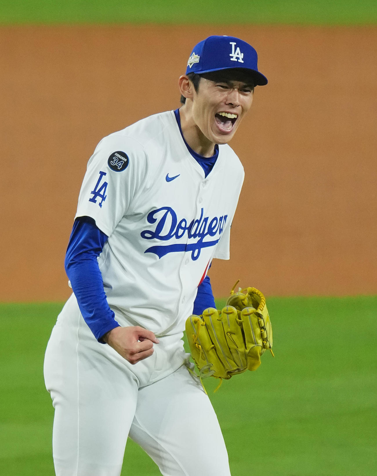 雄たけびを上げるドジャース佐々木朗希（2025年10月1日撮影）