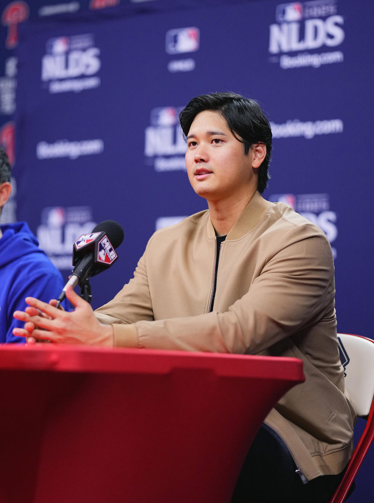 地区シリーズ・フィリーズ対ドジャース　フィリーズに勝利し、会見するドジャース大谷（撮影・菅敏）