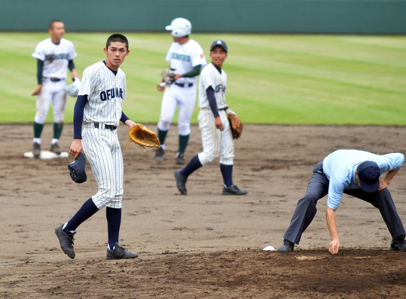 大船渡対専大北上　1点差に迫られた8回裏無死二塁の場面で登板した大船渡・佐々木（撮影・鎌田直秀）