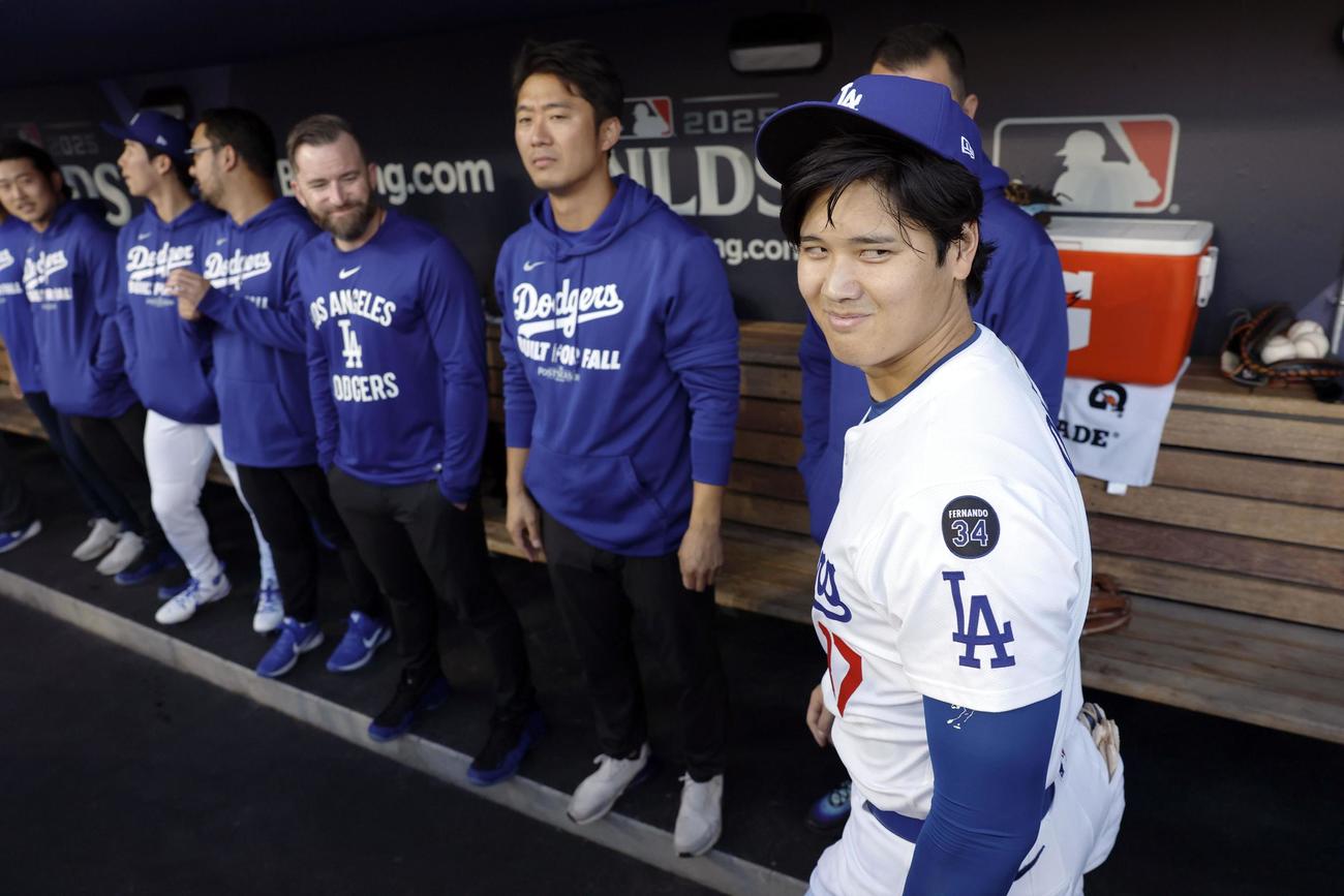 フィリーズ戦に臨むドジャース大谷（共同）