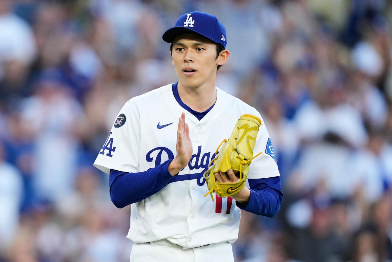 フィリーズ戦の8回にリリーフしたドジャース佐々木朗希（AP）