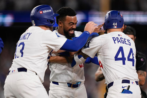 Tヘルナンデス「これからもドジャースベースボールを続けよう」美酒