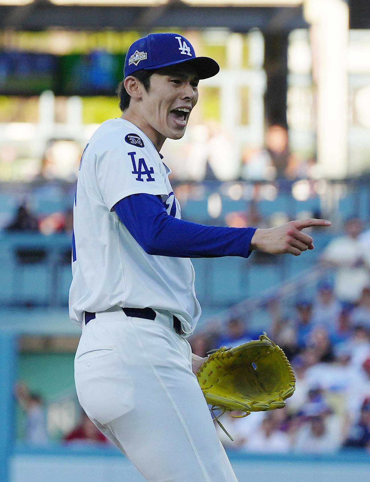 地区シリーズ・ドジャース対フィリーズ　8回に登板し、投球の合間に叫ぶドジャース佐々木（撮影・菅敏）
