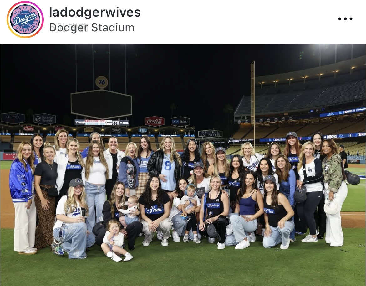ドジャース奥さま会公式インスタグラムから