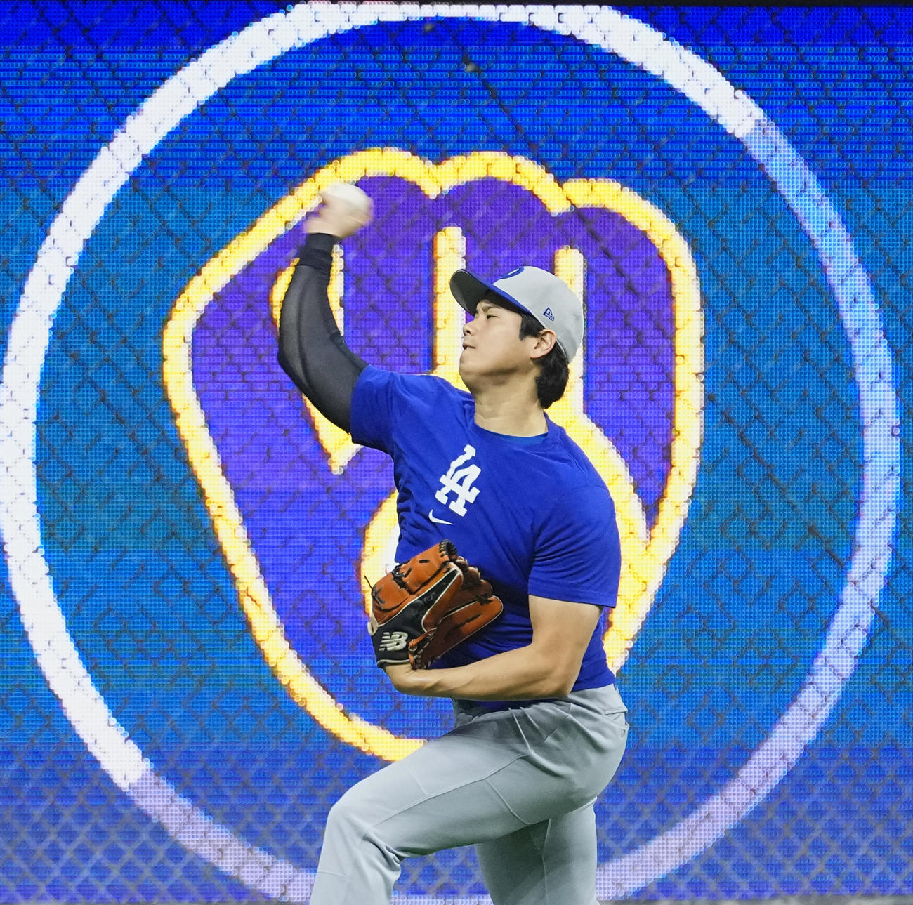 ナ・リーグ優勝決定シリーズ前日練習　調整するドジャース大谷（撮影・菅敏）