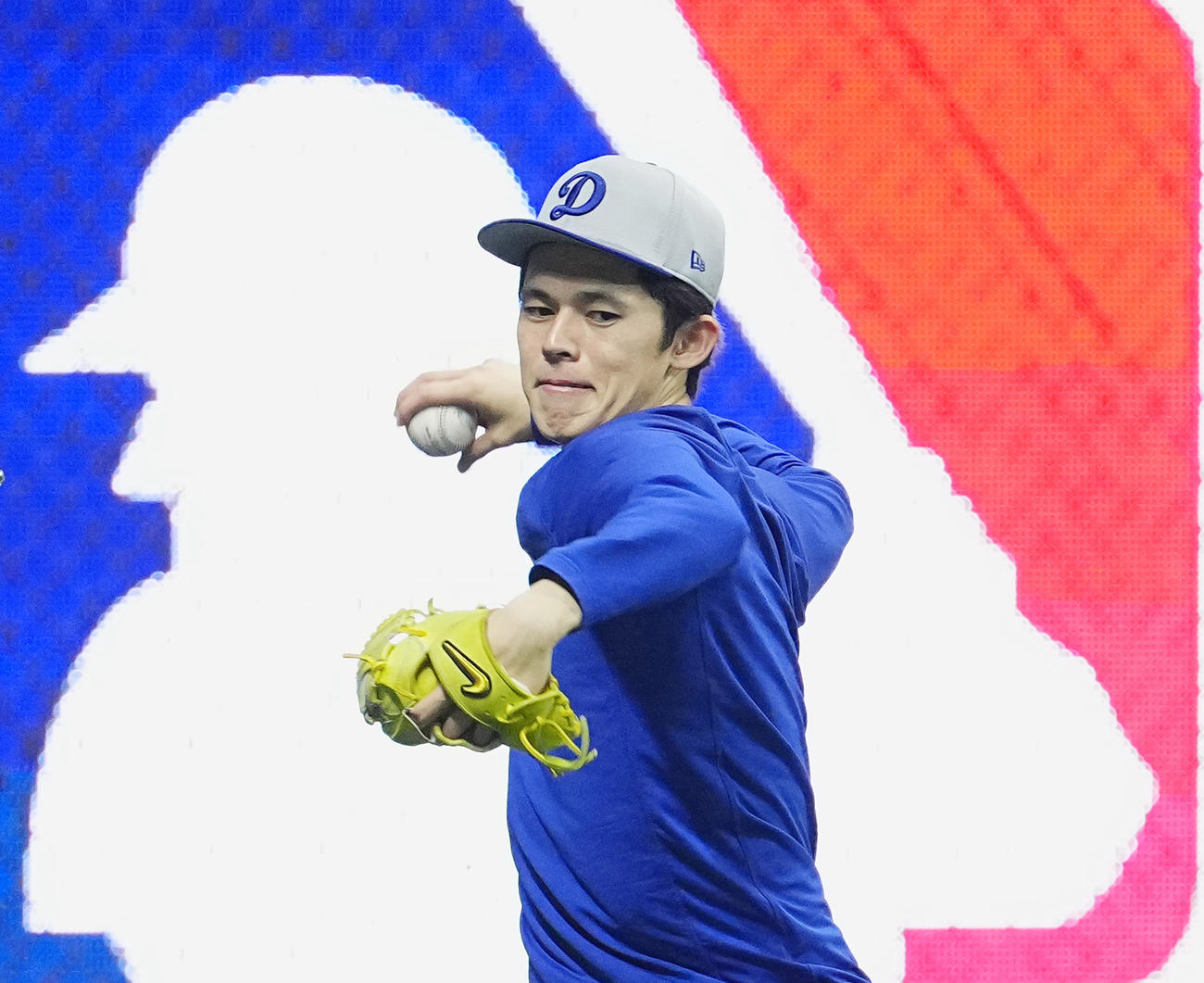 ナ・リーグ優勝決定シリーズ前日練習　調整するドジャース佐々木（撮影・菅敏）