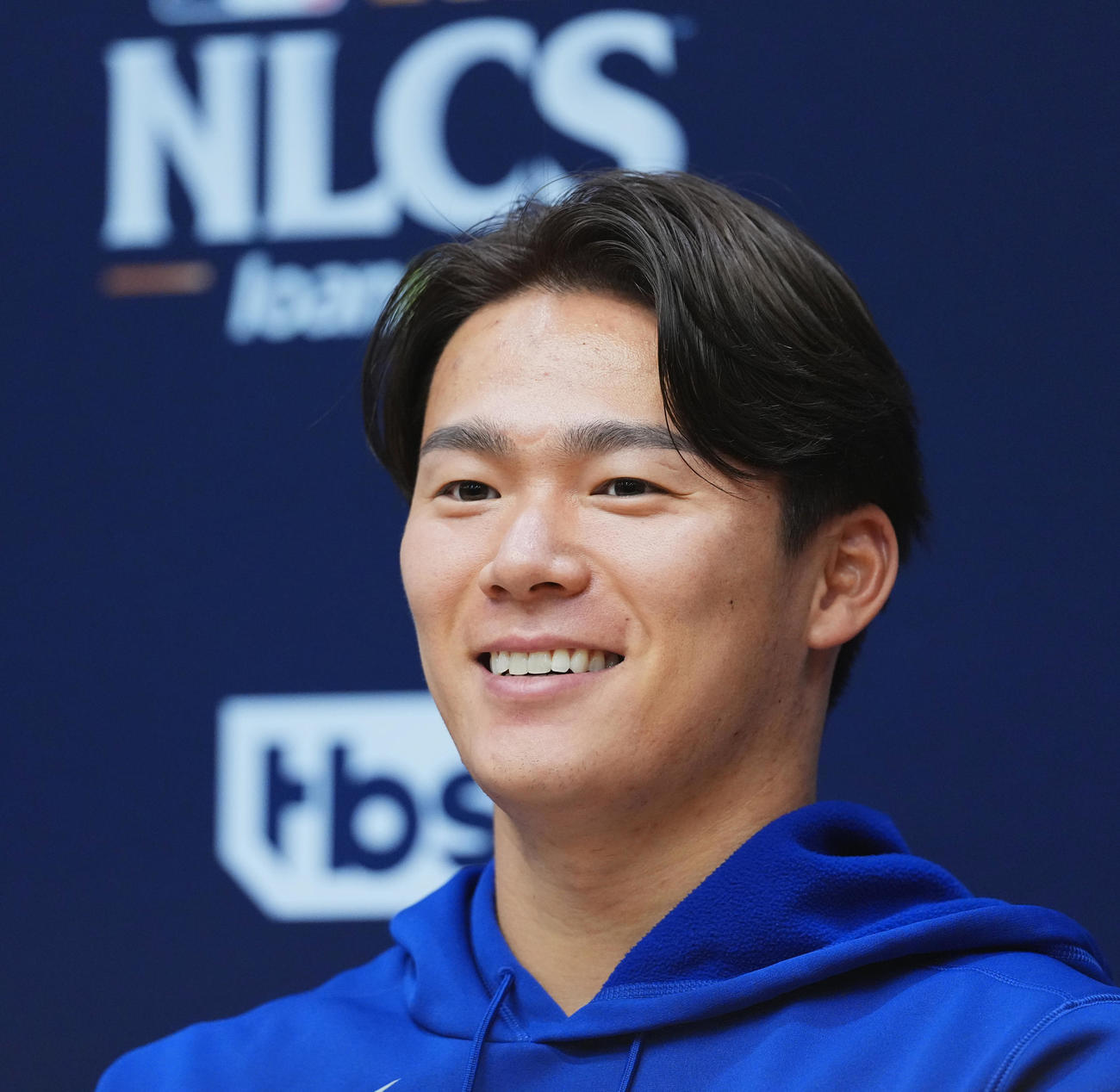 ナ・リーグ優勝決定シリーズ　第2戦に先発予定のドジャース山本は、会見で抱負を話す（撮影・菅敏）