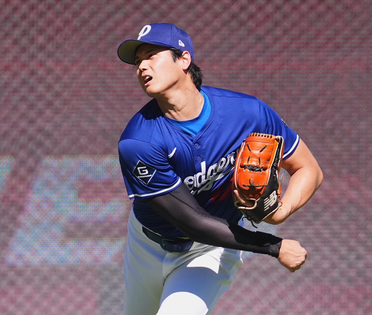 ナ・リーグ優勝決定シリーズ第3戦　試合前、キャッチボールで調整するドジャース大谷（撮影・菅敏）