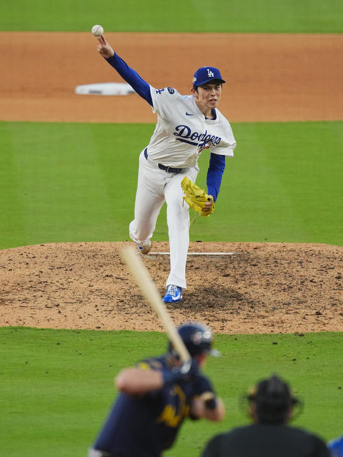 ドジャース対ブルワーズ　9回に登板し、最後を締めくくったドジャース佐々木（撮影・菅敏）