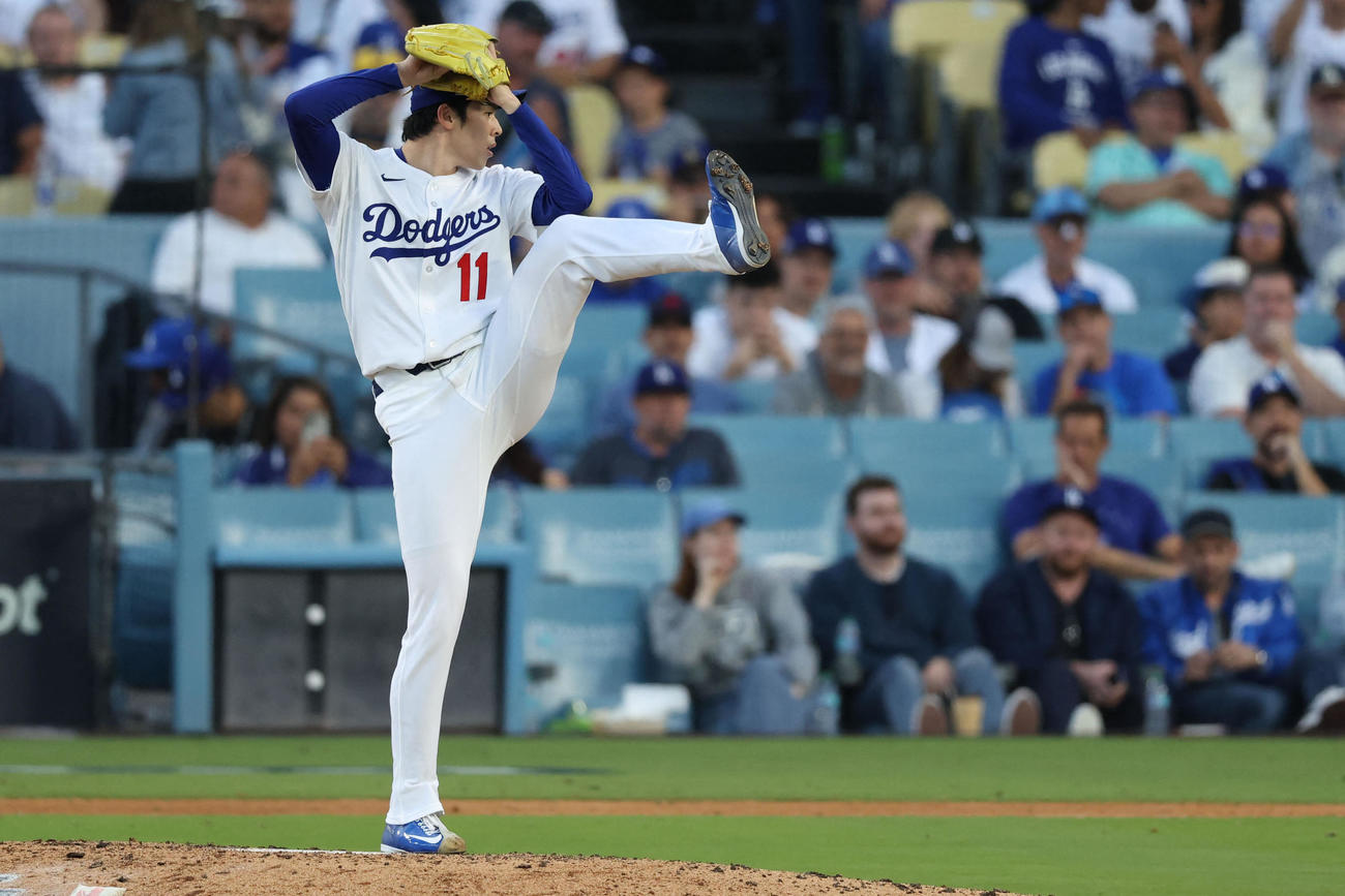 ブルワーズ戦の9回にマウンドに上がったドジャース佐々木朗希（ロイター）