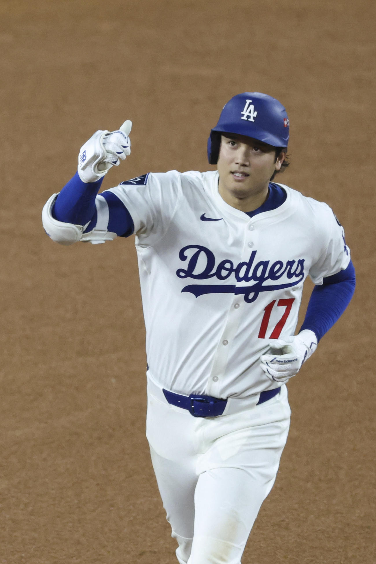 ドジャース大谷翔平はブルワーズ戦７回、この試合３本目となるソロ本塁打を放った（ロイター）