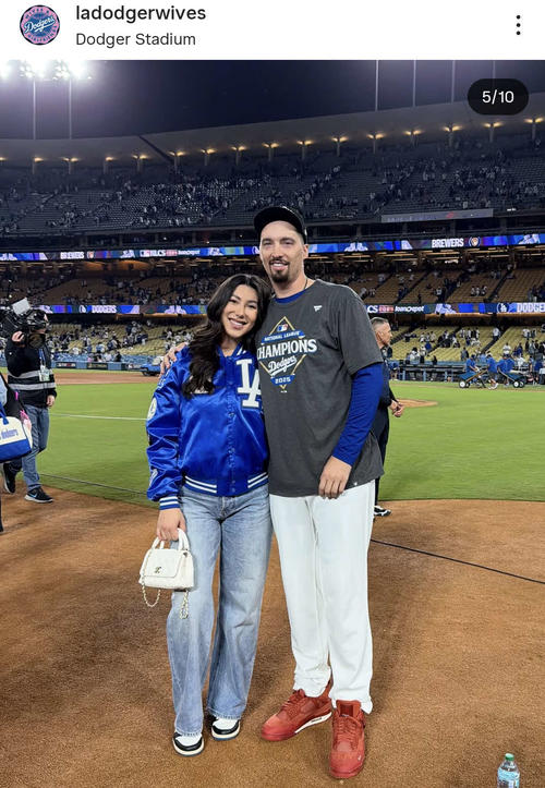 ドジャース奥様会、サイ・ヤング左腕の夫婦2ショット公開 山本由伸と