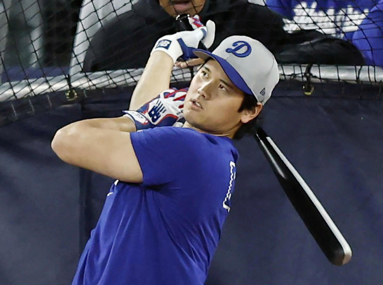打撃練習するドジャース・大谷（共同）