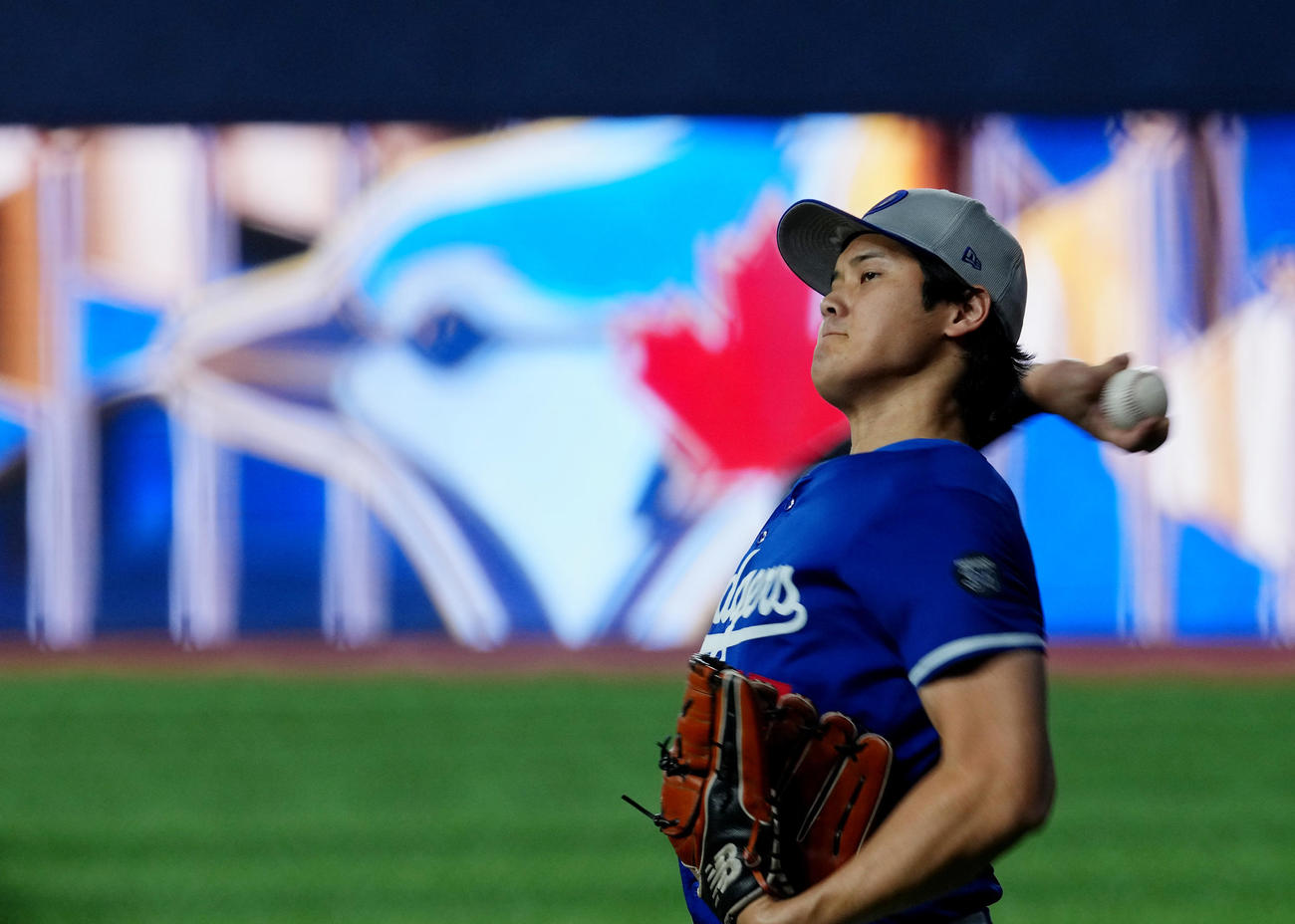 ワールドシリーズ前日練習で調整するドジャース大谷（撮影・菅敏）