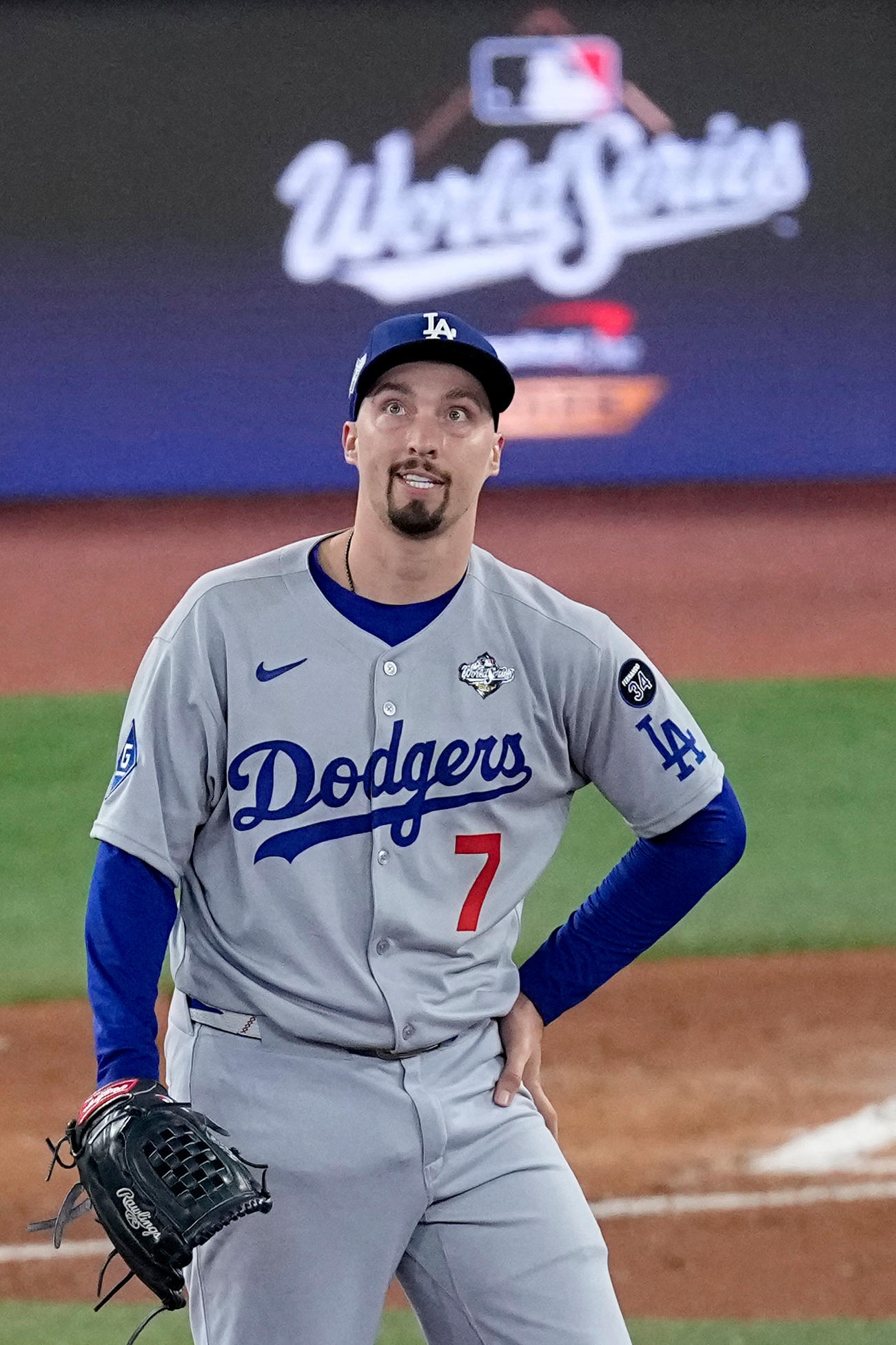 ブルージェイズ戦に先発したドジャースのスネルは４回に同点２ランを浴びた（AP)