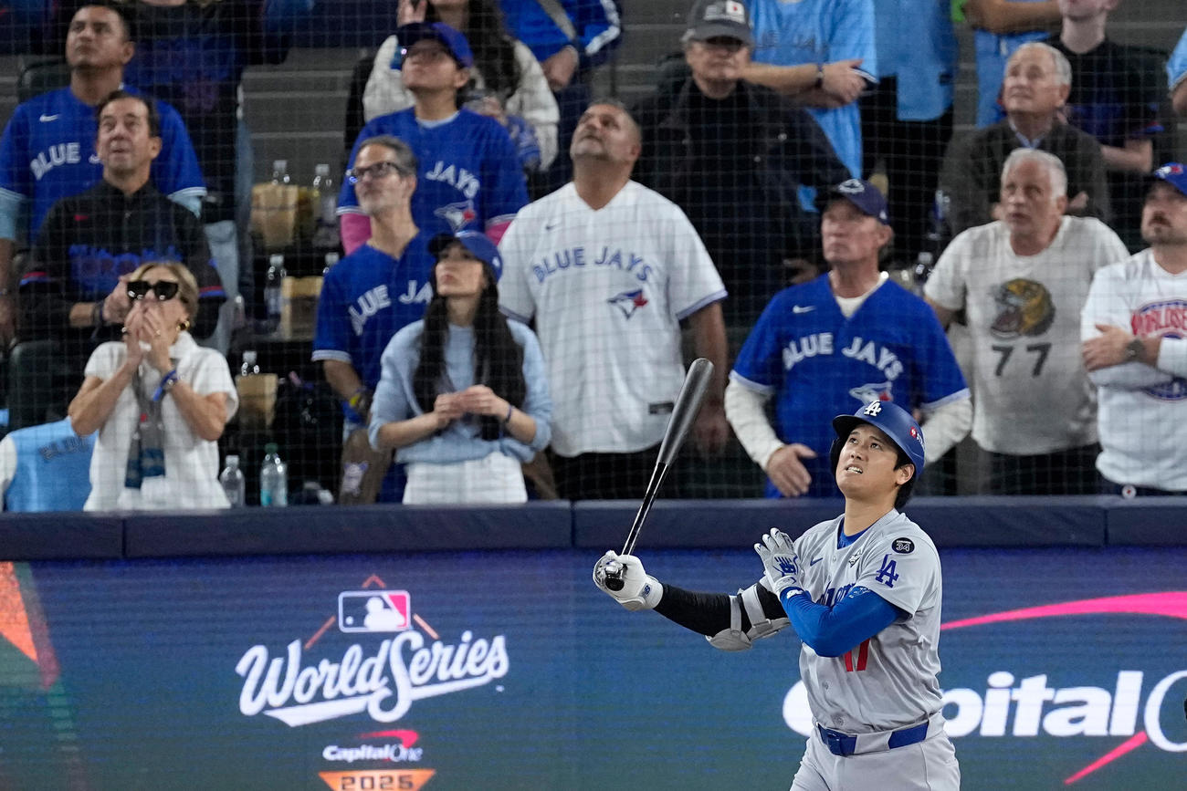 ドジャース大谷翔平はブルージェイズ戦第4打席で2ランを放った（AP)