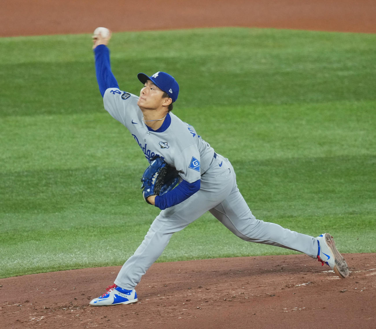 ブルージェイズ対ドジャース　ドジャース先発の山本（撮影・菅敏）