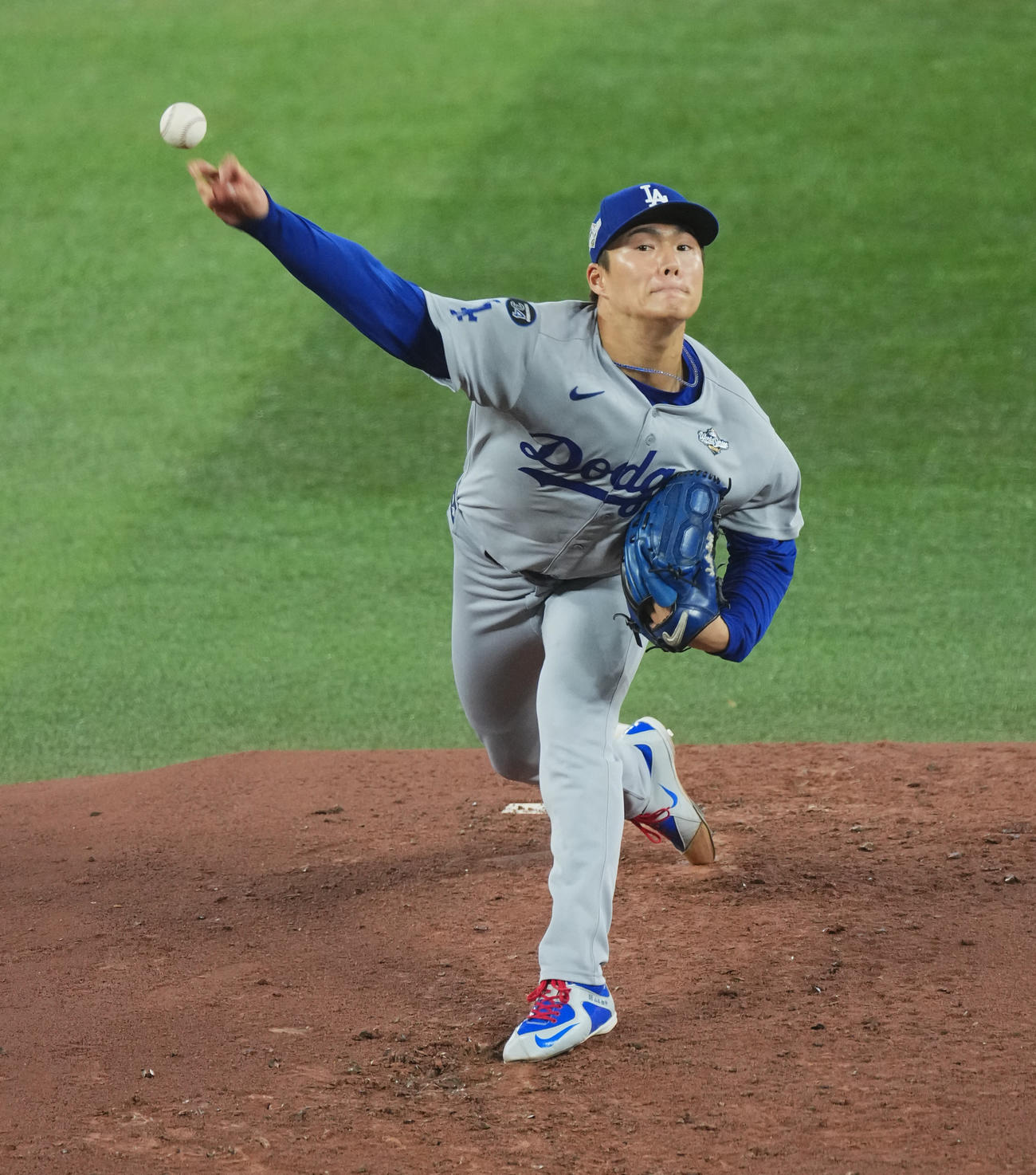 ブルージェイズ対ドジャース　ドジャース先発の山本（撮影・菅敏）