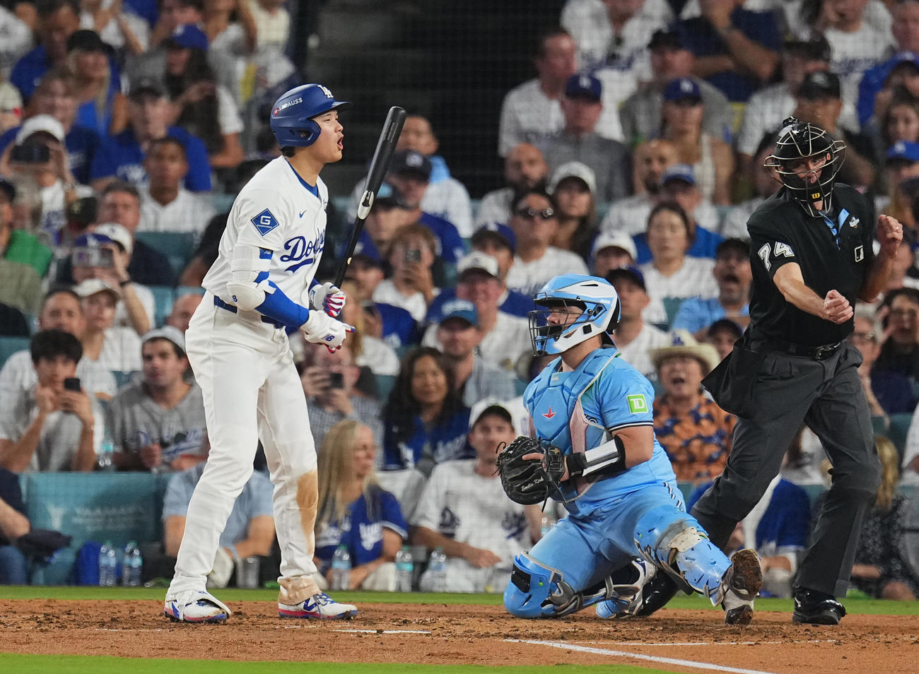 ドジャース対ブルージェイズ　5回裏ドジャース1死、見逃しの三振に倒れる大谷（撮影・菅敏）