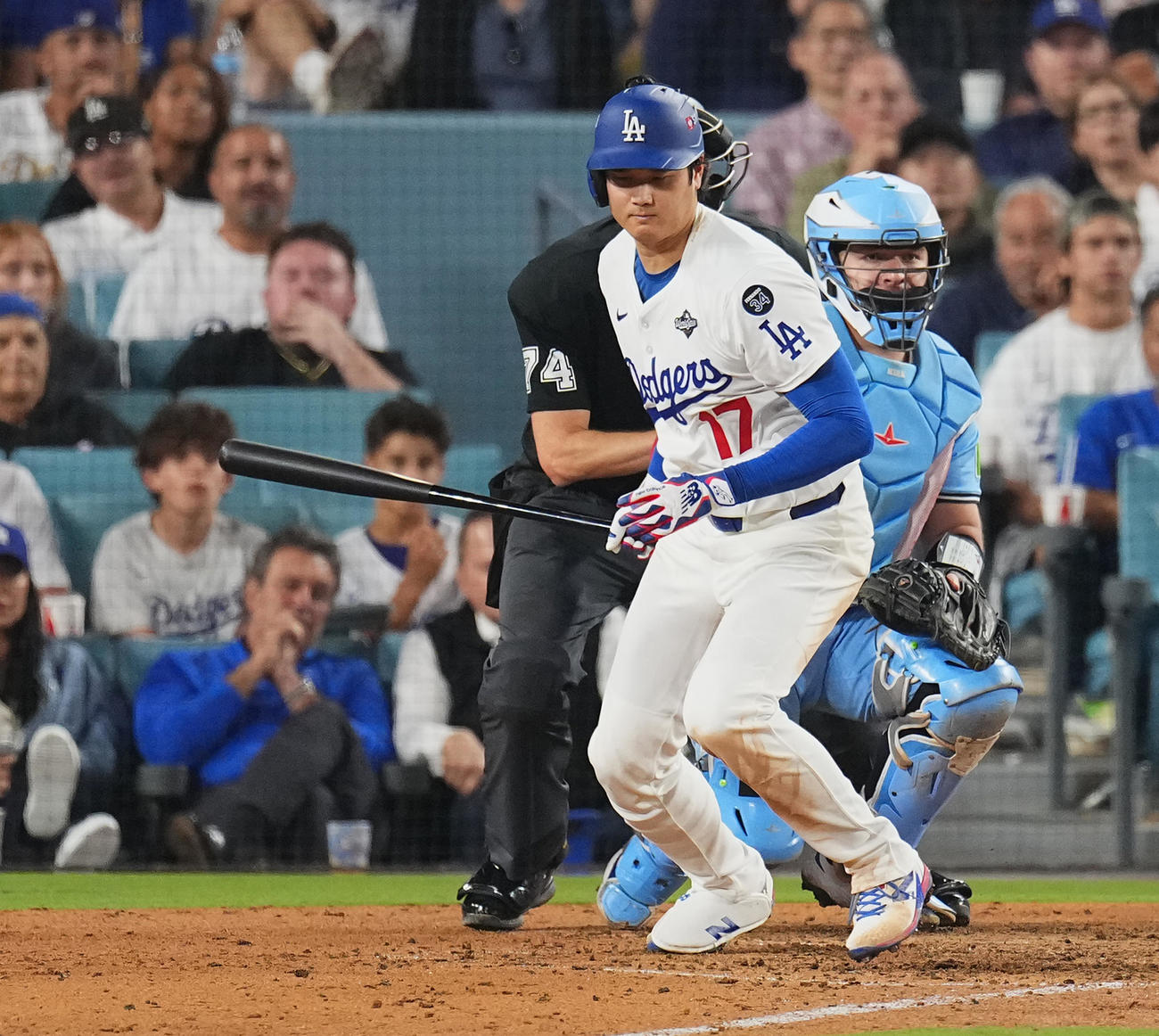 ドジャース対ブルージェイズ　7回裏ドジャース2死、二ゴロに倒れる大谷（撮影・菅敏）