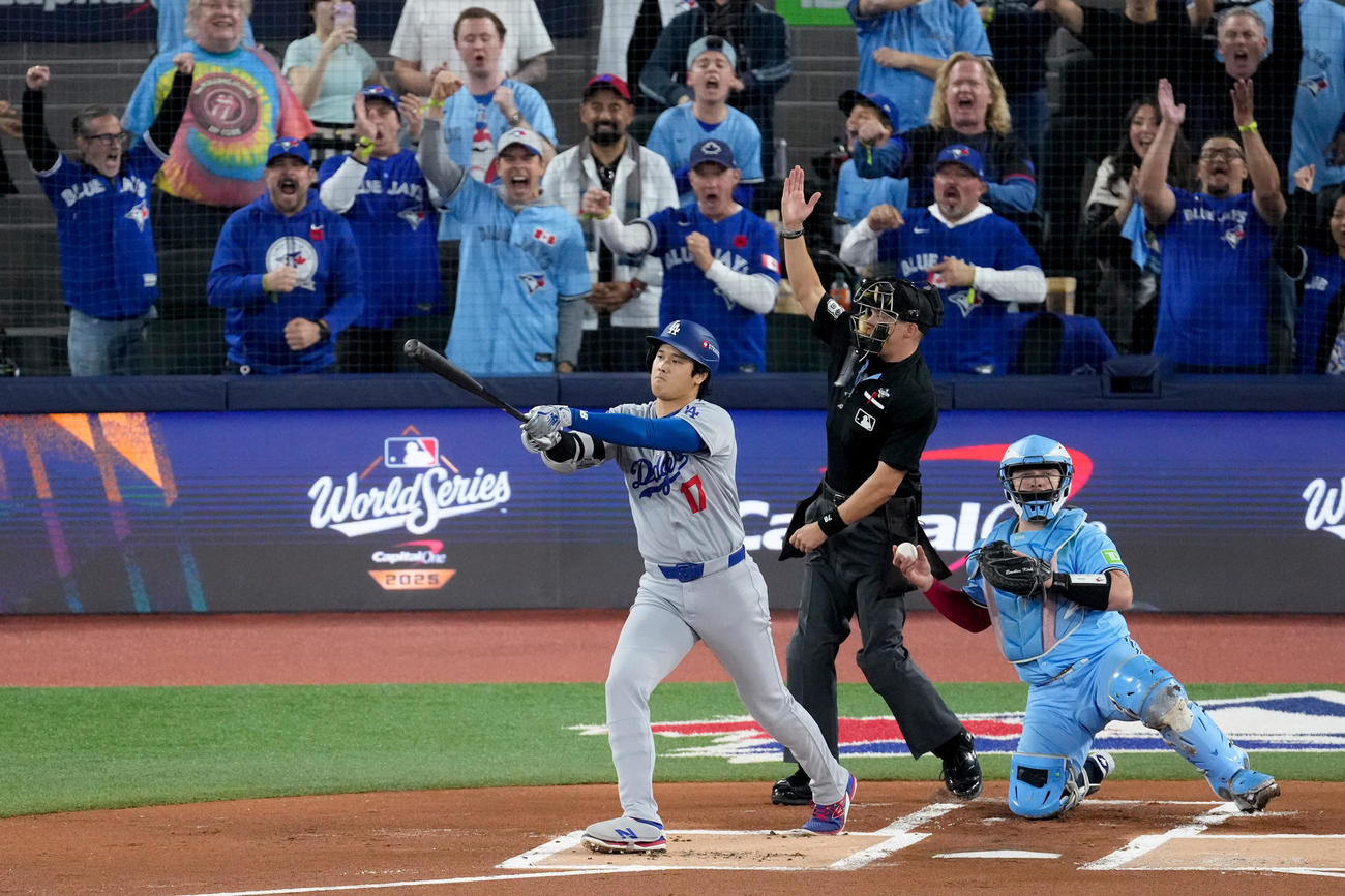 ドジャース大谷翔平はブルージェイズ戦第１打席は三振に倒れた（AP)