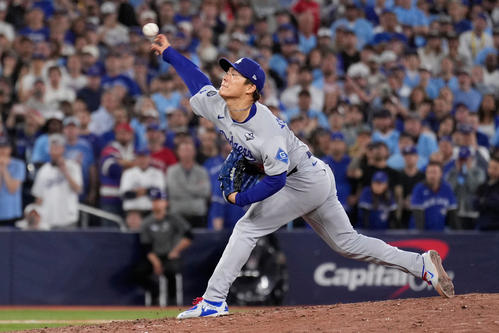 ワールドシリーズ第7戦 9回に登板したドジャース山本由伸(AP)