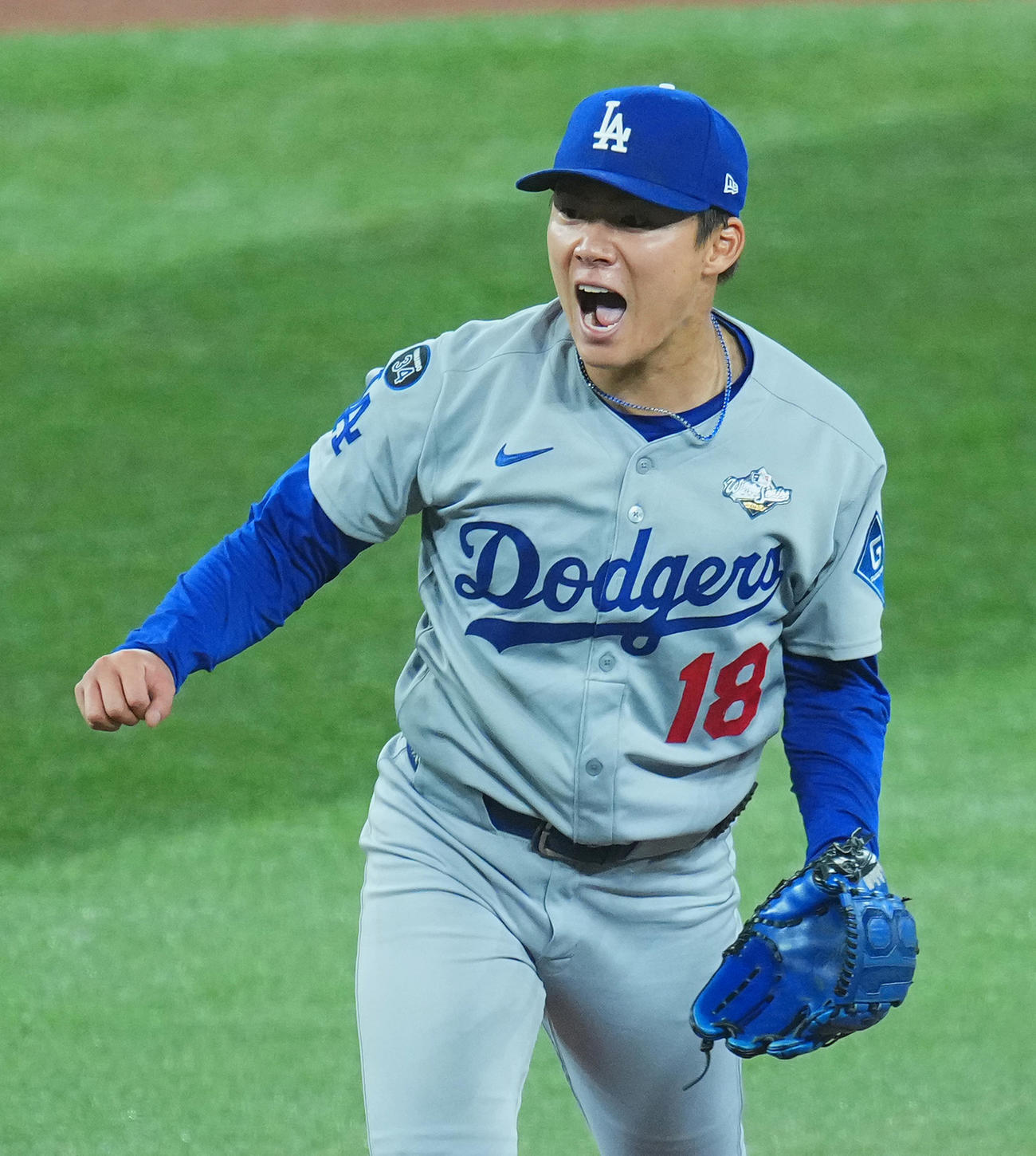 ブルージェイズ対ドジャース　3回、投球後に叫ぶドジャース山本（撮影・菅敏）