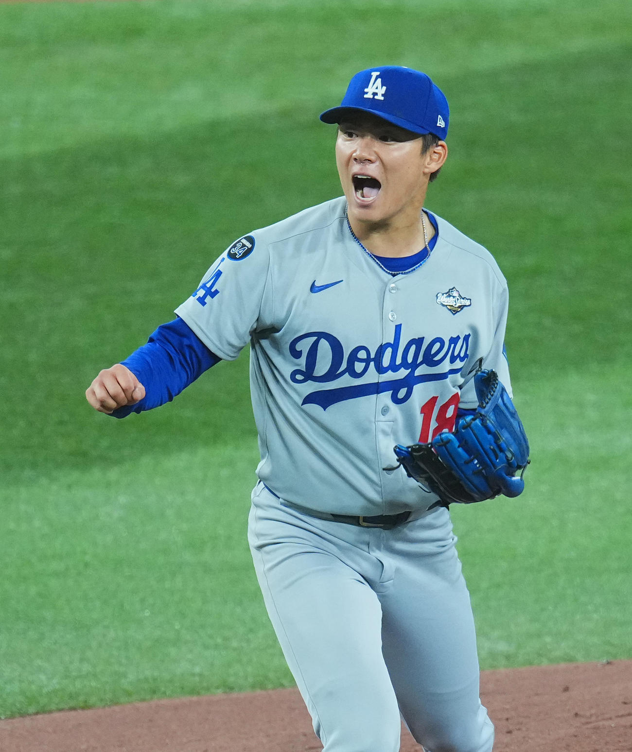 ブルージェイズ対ドジャース　3回、投球後に叫ぶドジャース山本（撮影・菅敏）
