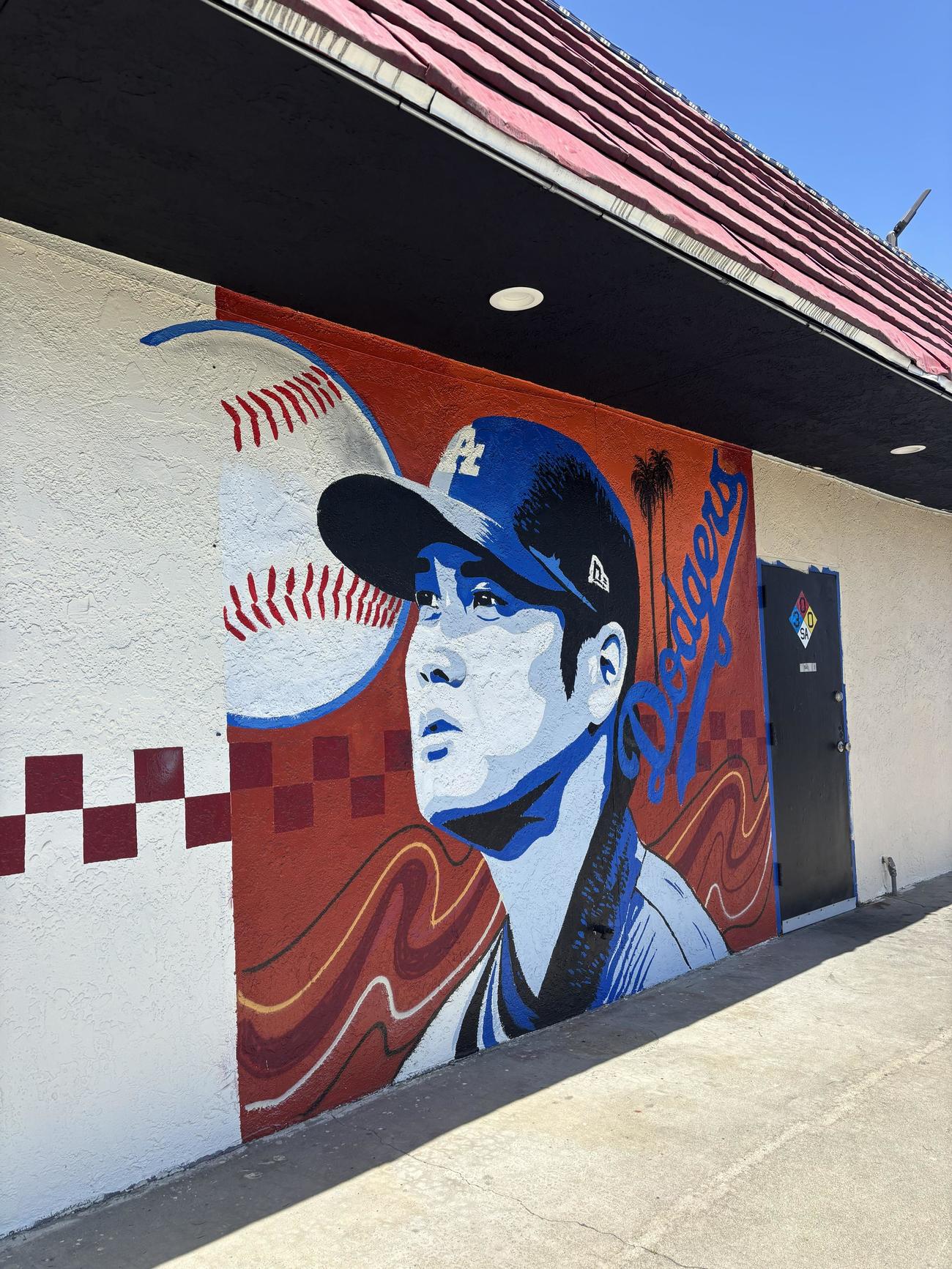 街中にあるハンバーガーショップに描かれた大谷の壁画