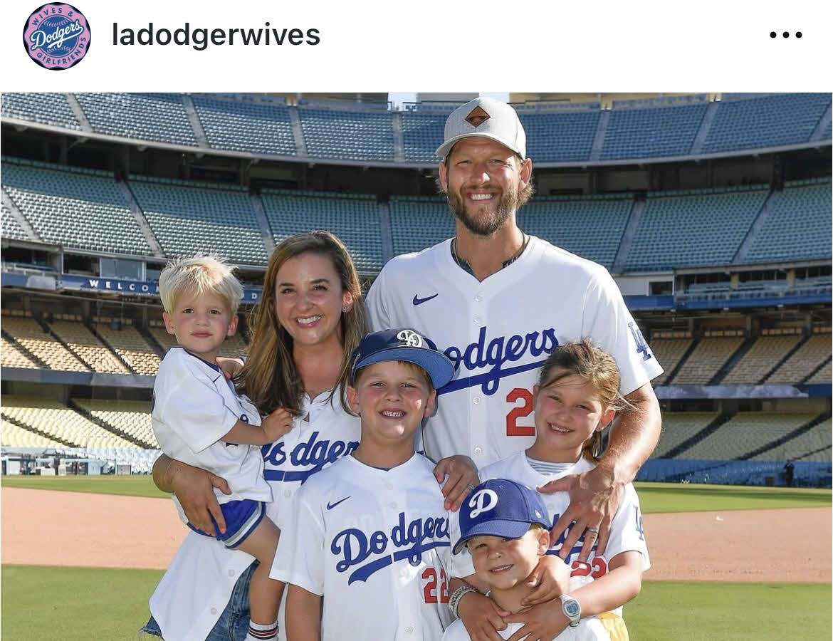 ドジャース夫人会公式インスタグラムから