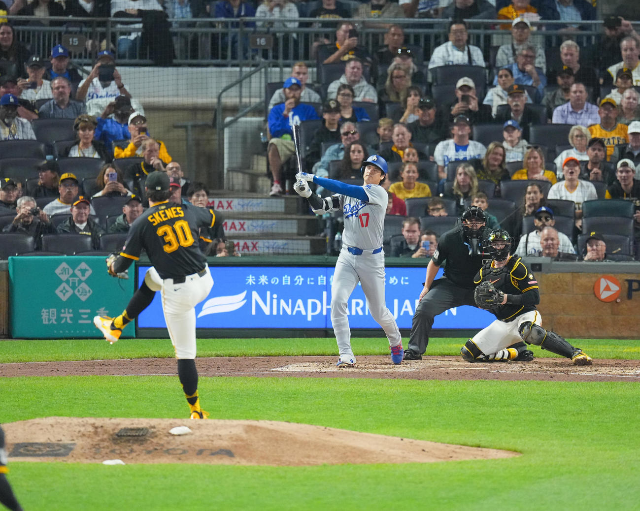 25年9月4日　パイレーツ対ドジャース　6回表ドジャース無死、空振りの三振に倒れる大谷。投手スキーンズ