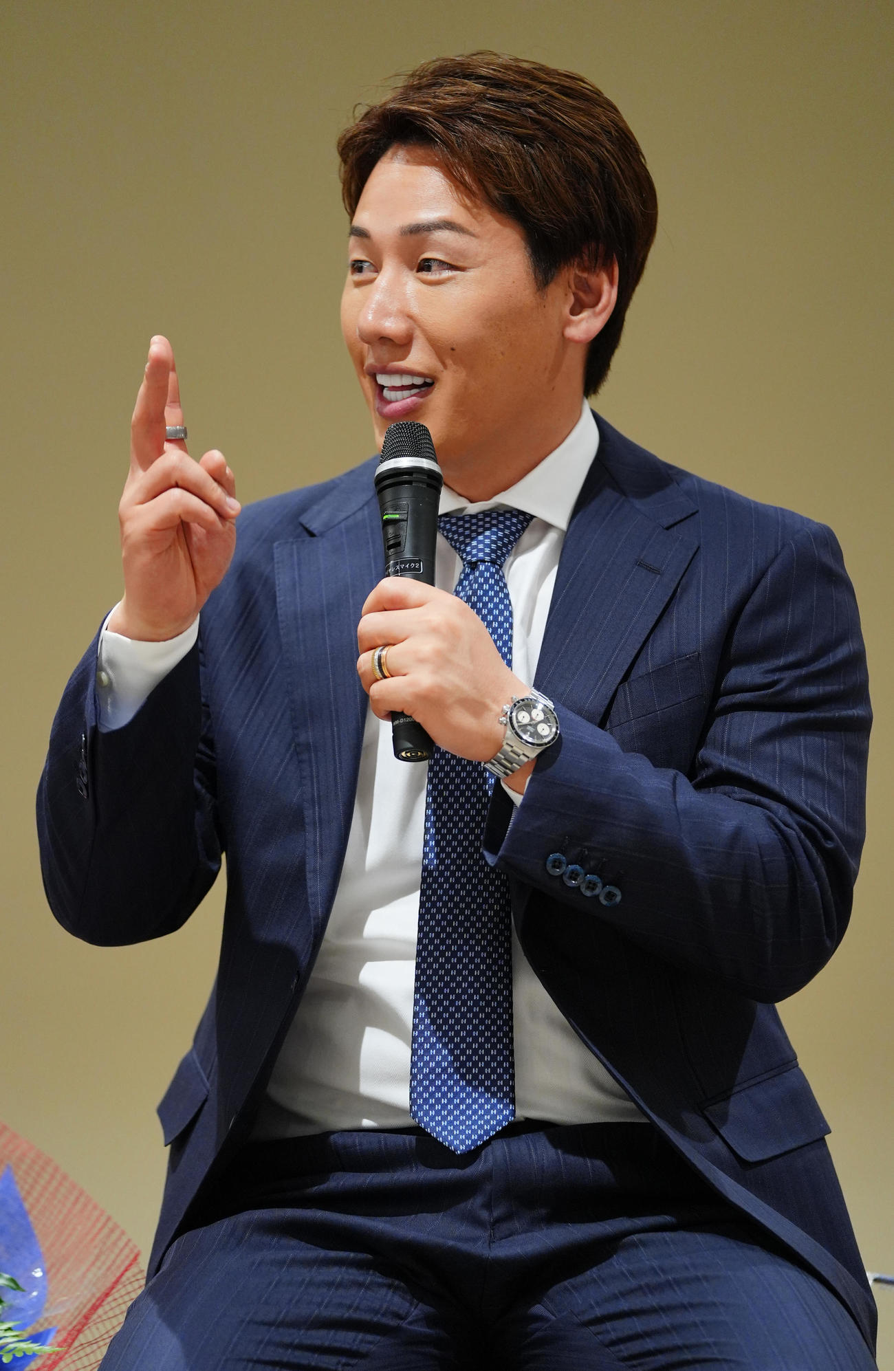 吉田正尚・長谷川晶一氏著書主婦の友社「決断－カンボジア72時間－」出版記念トークショー＆サイン本お渡し会に臨むレッドソックス吉田（撮影・垰建太）