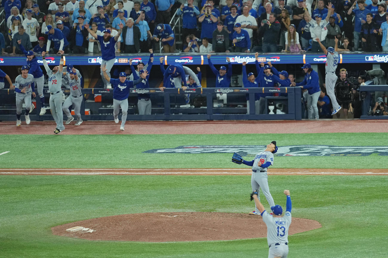 ワールドシリーズ第7戦　世界一を決め、雄たけびを上げるドジャース山本由伸（2025年11月1日撮影）