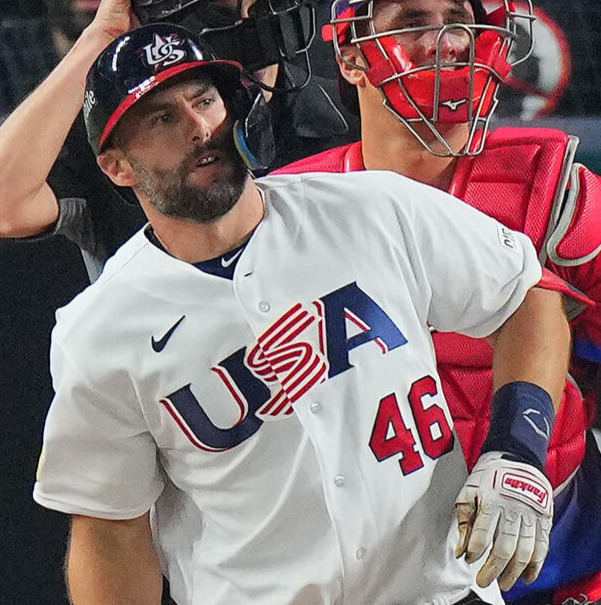 23年WBCのキューバ戦で左越えに逆転2点本塁打を放つゴールドシュミット